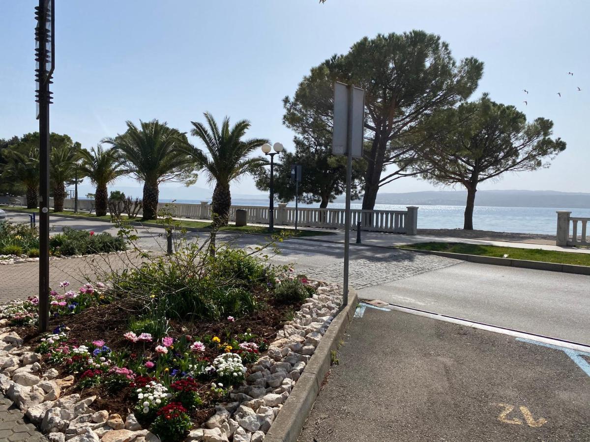 Family Apartments Vesna- 100 M Beach -Center Crikvenica Luaran gambar