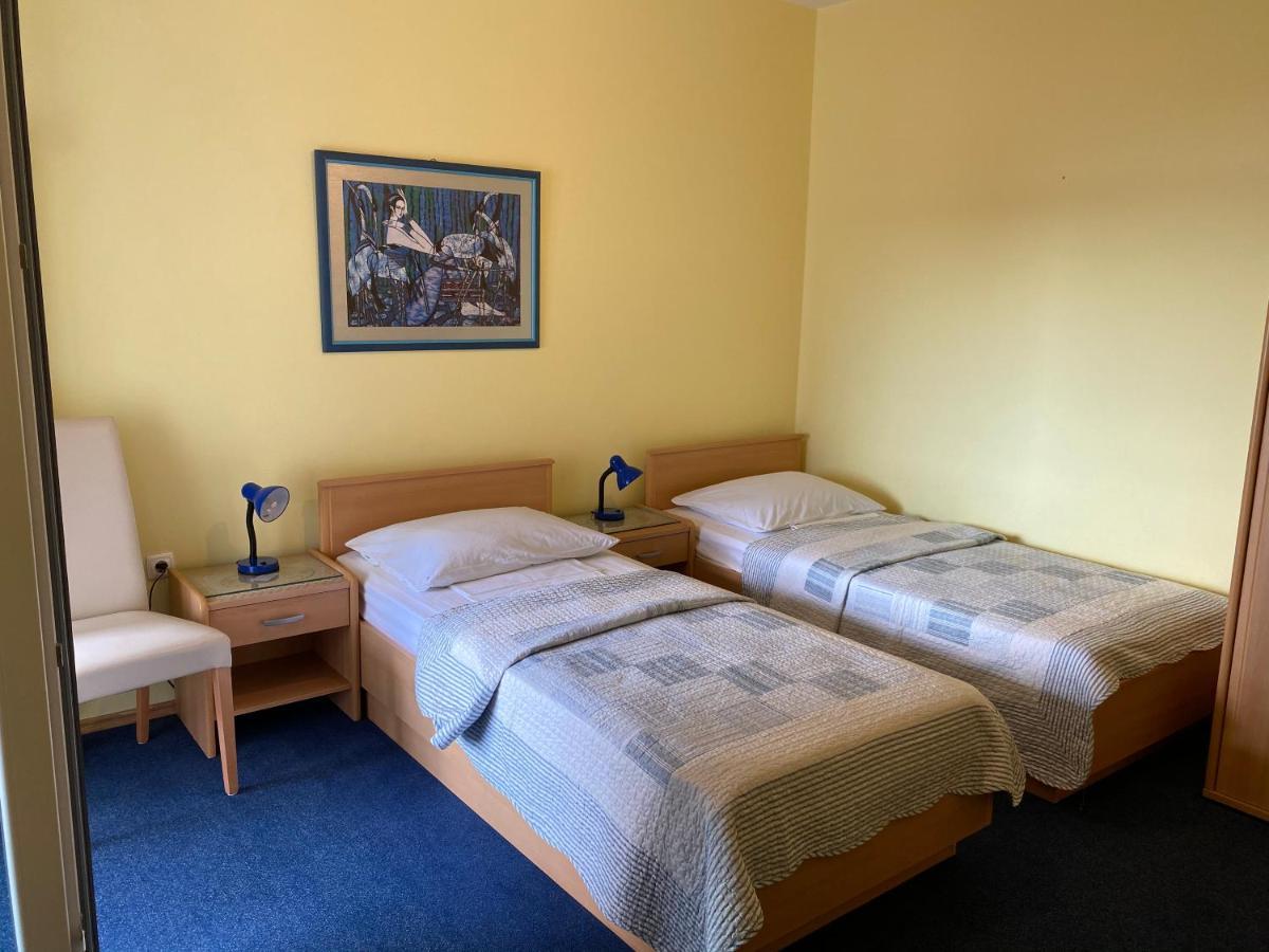 Family Apartments Vesna- 100 M Beach -Center Crikvenica Luaran gambar
