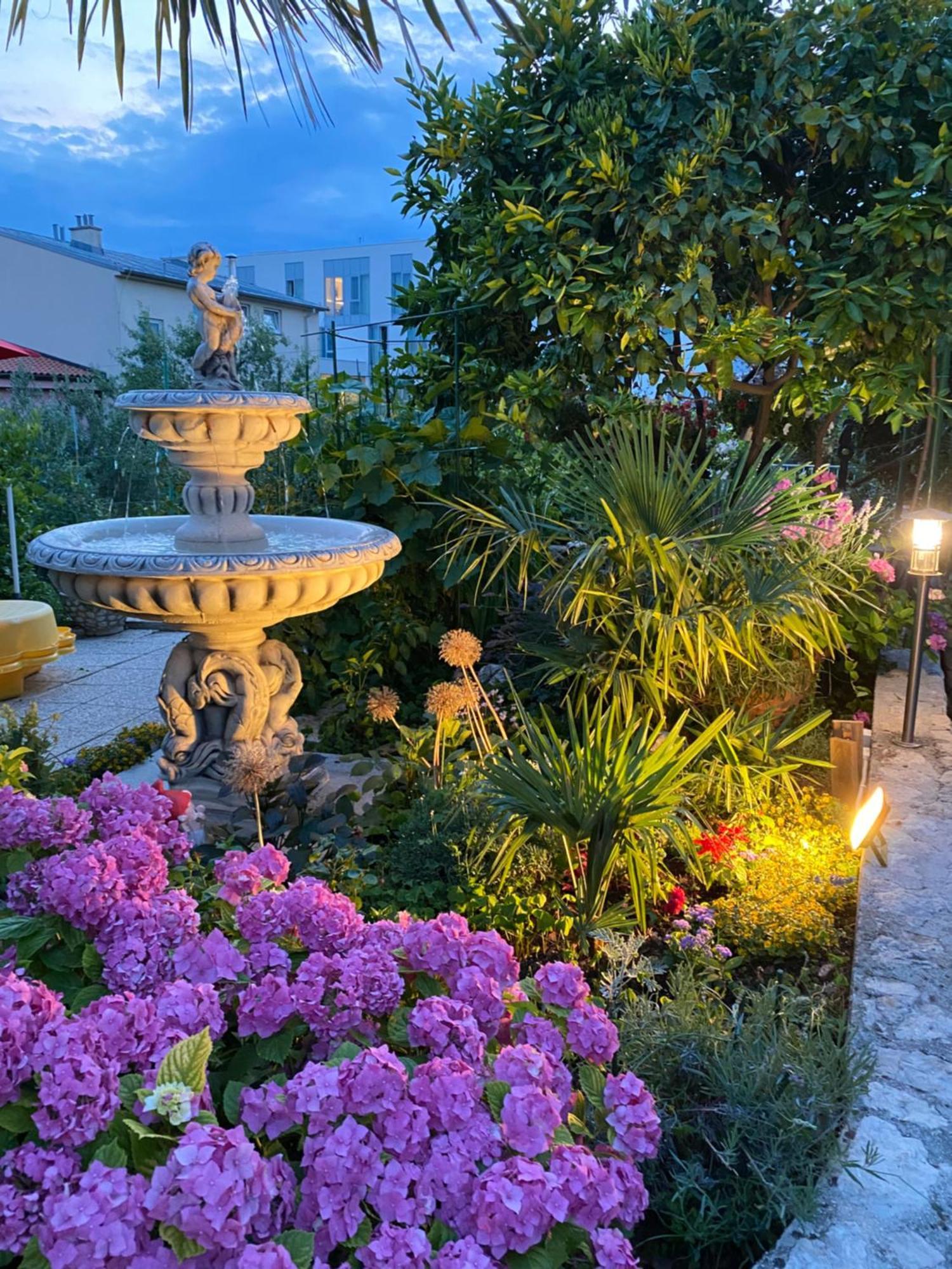 Family Apartments Vesna- 100 M Beach -Center Crikvenica Luaran gambar
